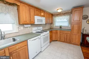 2813 Shelley Rd, Philadelphia, PA 19152 - Photo 16