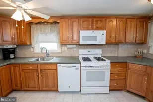 2813 Shelley Rd, Philadelphia, PA 19152 - Photo 18