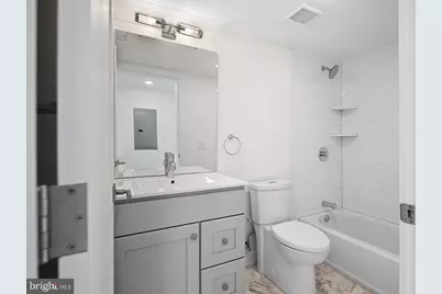 806 N 2nd Street #TOP 2 FLOORS FRONT, Philadelphia, PA 19123 - Photo 10