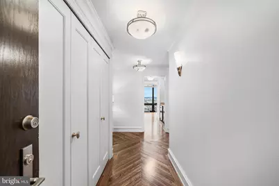 2018 Walnut Street #21L, Philadelphia, PA 19103 - Photo 2