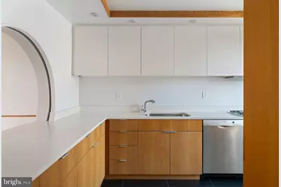 307 S Chadwick Street, Philadelphia, PA 19103 - Photo 34