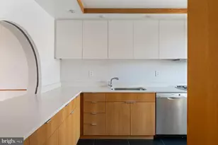 307 S Chadwick St, Philadelphia, PA 19103 - Photo 34