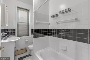 2440 Carpenter St, Philadelphia, PA 19146 - Photo 4