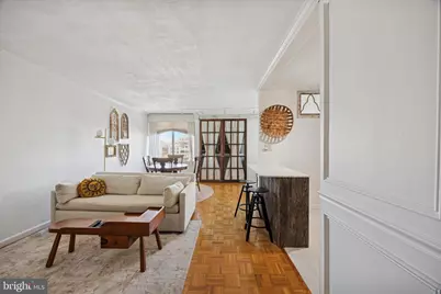 604 S Washington Square #1806, Philadelphia, PA 19106 - Photo 2