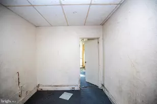 2453 N Bouvier St, Philadelphia, PA 19132 - Photo 12