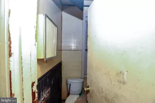 2453 N Bouvier St, Philadelphia, PA 19132 - Photo 8