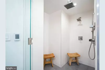 220 Locust Street #2DE, Philadelphia, PA 19106 - Photo 14