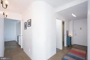 220 Locust St, Philadelphia, PA 19106 - Photo 8