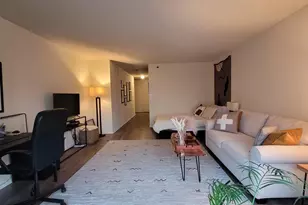 2020 Walnut St, Philadelphia, PA 19103 - Photo 4