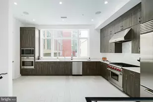 142R S Front St, Philadelphia, PA 19106 - Photo 2