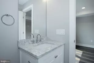 817 N 20th St, Philadelphia, PA 19130 - Photo 22