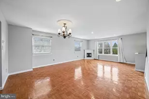 804 Keely Pl, Philadelphia, PA 19128 - Photo 6