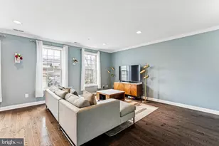 109 Surgeon General Ct, Philadelphia, PA 19146 - Photo 2