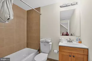 1017 S Dorrance St, Philadelphia, PA 19146 - Photo 14