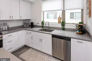 3123 Beachview Ln, Philadelphia, PA 19125 - Photo 10