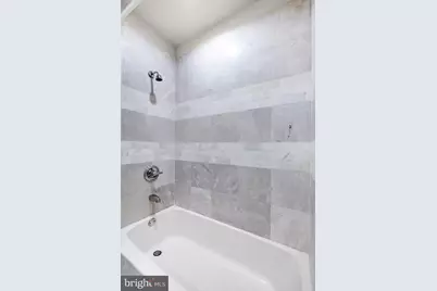 704-6 S Washington Square #3W, Philadelphia, PA 19106 - Photo 8