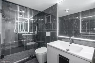 219 S 18th St, Philadelphia, PA 19103 - Photo 32