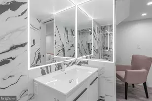 219 S 18th St, Philadelphia, PA 19103 - Photo 24