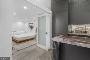 219 S 18th St, Philadelphia, PA 19103 - Photo 18