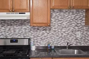 1601 S LeCount St, Philadelphia, PA 19145 - Photo 8