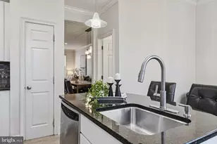 203 Surgeon Generals Ct, Philadelphia, PA 19146 - Photo 8