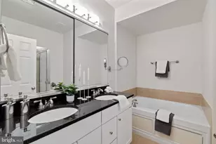 203 Surgeon Generals Ct, Philadelphia, PA 19146 - Photo 36