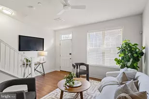 203 Surgeon Generals Ct, Philadelphia, PA 19146 - Photo 6