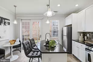 203 Surgeon Generals Ct, Philadelphia, PA 19146 - Photo 10