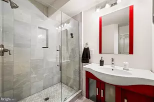 1825 Carpenter St, Philadelphia, PA 19146 - Photo 10