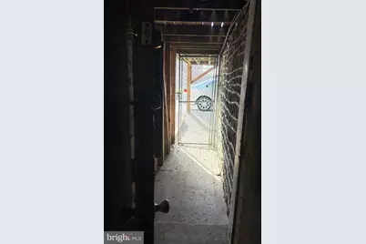 6904 Dicks Avenue, Philadelphia, PA 19142 - Photo 24