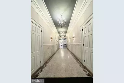 1811 Chestnut Street #207, Philadelphia, PA 19103 - Photo 2