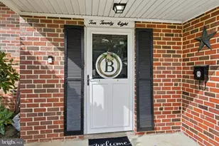 1028 Norvelt Dr, Philadelphia, PA 19115 - Photo 4