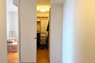 604 S Washington Square S, Philadelphia, PA 19106 - Photo 18