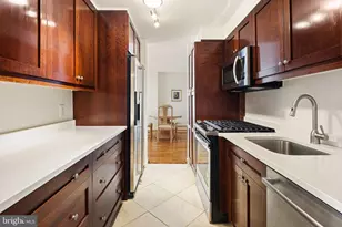 604 S Washington Square S, Philadelphia, PA 19106 - Photo 12