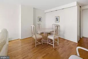 604 S Washington Square S, Philadelphia, PA 19106 - Photo 6