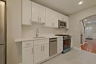 869 N Myrtlewood St, Philadelphia, PA 19130 - Photo 6