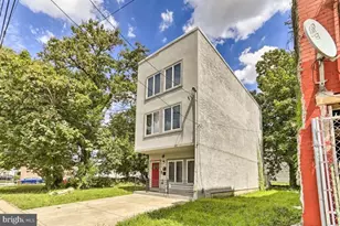 679 N 11th St, Philadelphia, PA 19123 - Photo 2