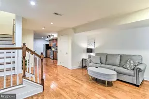 679 N 11th St, Philadelphia, PA 19123 - Photo 14