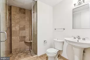 1701 Locust St, Philadelphia, PA 19103 - Photo 16