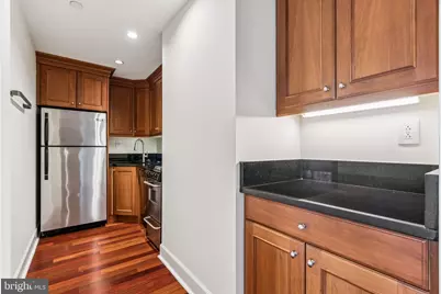1701 Locust Street #2111, Philadelphia, PA 19103 - Photo 8