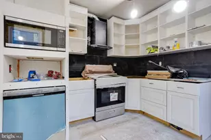 2526 Coral, Philadelphia, PA 19125 - Photo 6