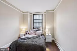 2031 Locust St, Philadelphia, PA 19103 - Photo 4
