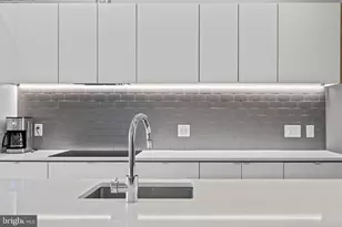 1720 Folsom St, Philadelphia, PA 19130 - Photo 8