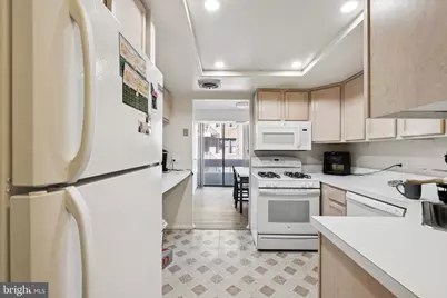 1326 Spruce Street #703, Philadelphia, PA 19107 - Photo 4