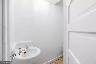 1923 Waverly St, Philadelphia, PA 19146 - Photo 16