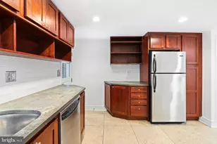 1923 Waverly St, Philadelphia, PA 19146 - Photo 12