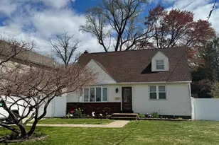 2007 Sanford St, Philadelphia, PA 19116 - Photo 4