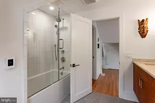 8862 Norwood Ave, Philadelphia, PA 19118 - Photo 10