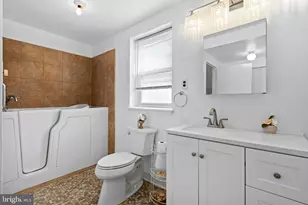 1202 Mt Vernon St, Philadelphia, PA 19123 - Photo 12