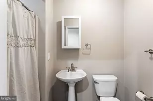 816 N Ringgold St, Philadelphia, PA 19130 - Photo 6